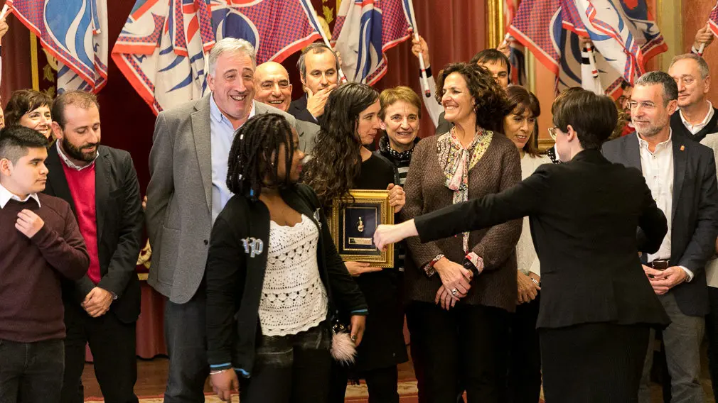 El Servicio Socioeducativo Intercultural (SEI) recibe el XVII Haba de Oro concedido por la Asociación Cabalgata Reyes de Pamplona (04). IÑIGO ALZUGARAY