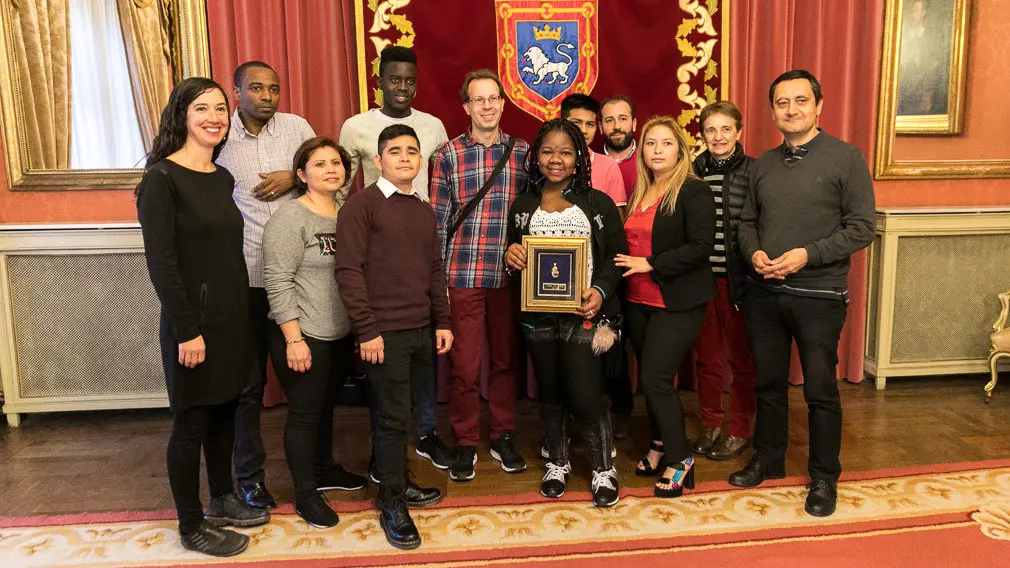 El Servicio Socioeducativo Intercultural (SEI) recibe el XVII Haba de Oro concedido por la Asociación Cabalgata Reyes de Pamplona (08). IÑIGO ALZUGARAY