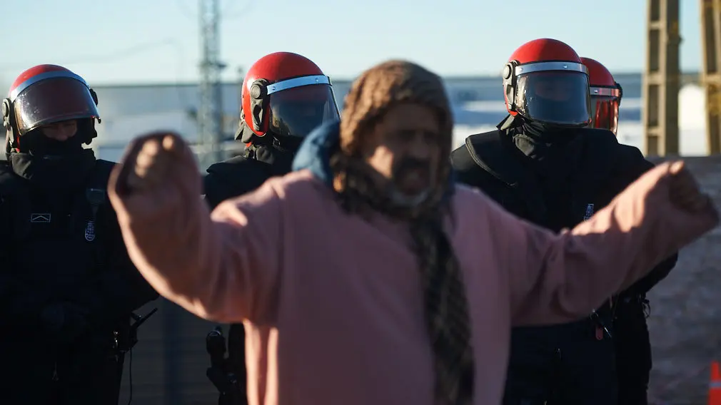 Los piquetes de los huelguistas en las puertas de la huerta de Peralta. MIGUEL OSÉS 16