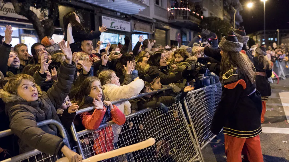 Cabalgata de los Reyes Magos en Pamplona (01). IÑIGO ALZUGARAY