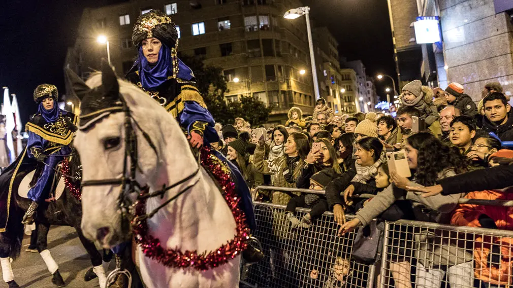 Cabalgata de los Reyes Magos en Pamplona (06). IÑIGO ALZUGARAY