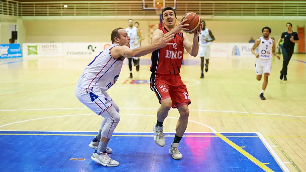 Basket Navarra se ententa al Alicante en Pamplona. PABLO LASAOSA 6