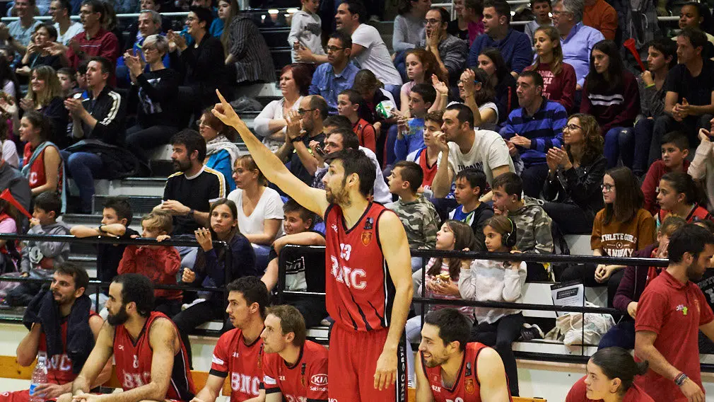 Basket Navarra se ententa al Alicante en Pamplona. PABLO LASAOSA 15