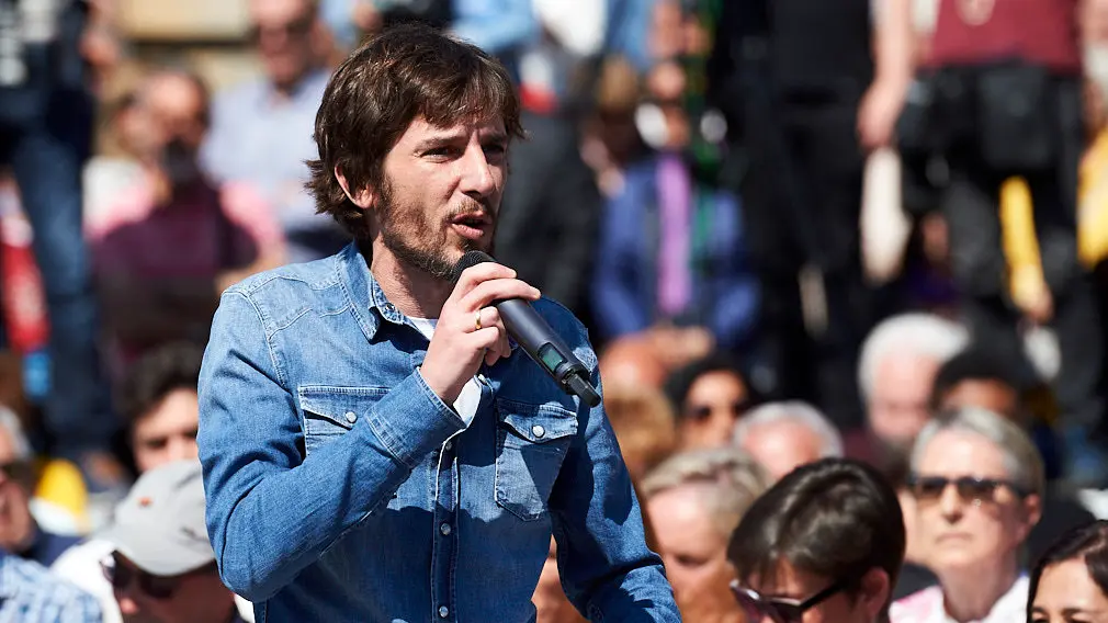 El secretario general de Podemos, Pablo Iglesias, interviene en un acto con la militancia del partido. MIGUEL OSÉS 7