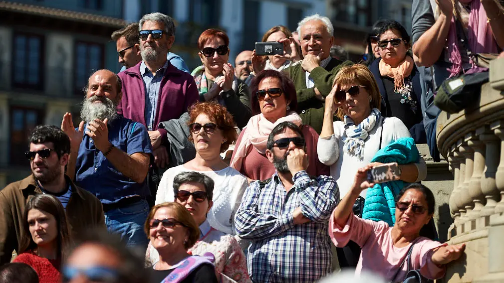 El secretario general de Podemos, Pablo Iglesias, interviene en un acto con la militancia del partido. MIGUEL OSÉS 19
