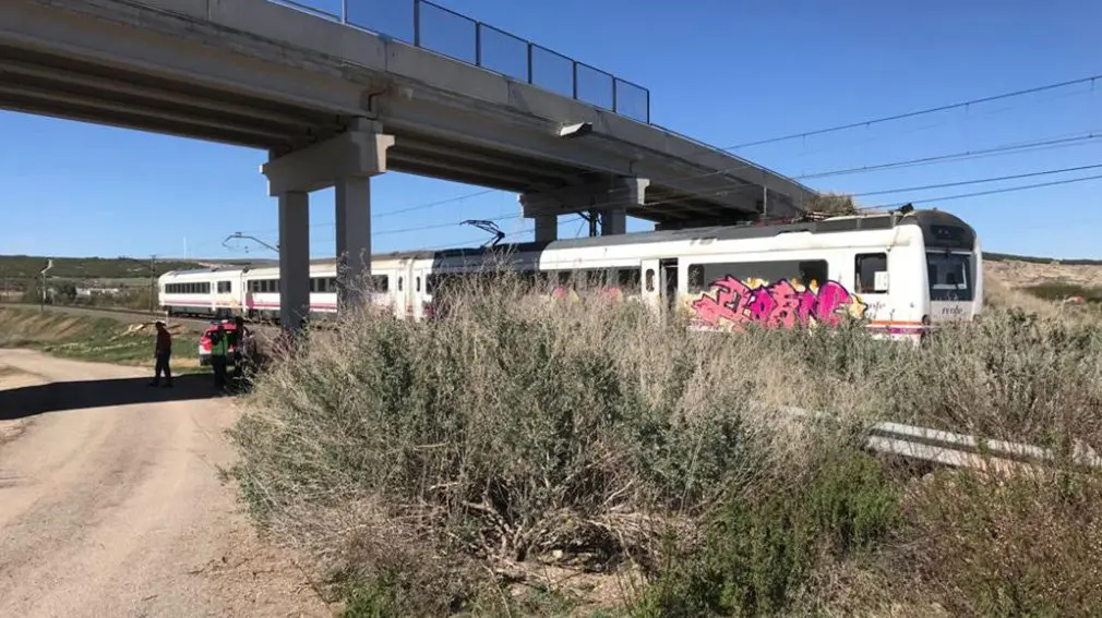 Tren averiado en Lodosa que cubría el recorrido entre Miranda de Ebro y Zaragoza POLICÍA FORAL (2)