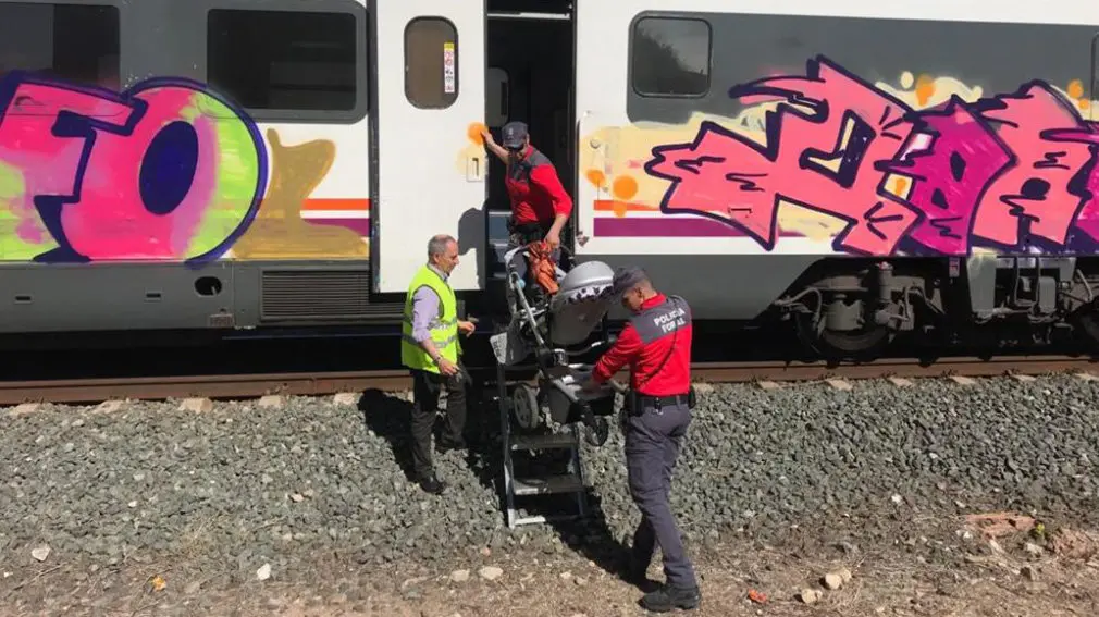 Tren averiado en Lodosa que cubría el recorrido entre Miranda de Ebro y Zaragoza POLICÍA FORAL (3)
