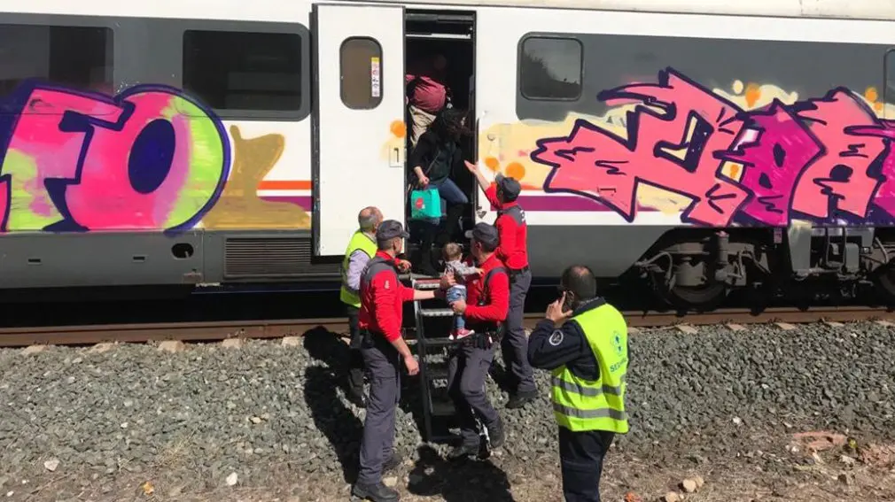 Tren averiado en Lodosa que cubría el recorrido entre Miranda de Ebro y Zaragoza POLICÍA FORAL (4)