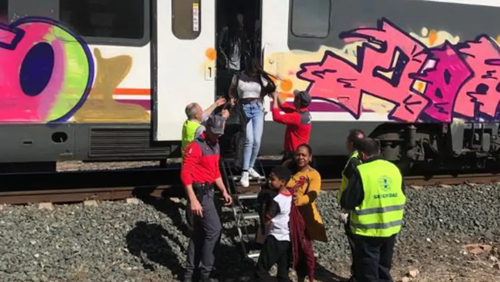 Tren averiado en Lodosa que cubría el recorrido entre Miranda de Ebro y Zaragoza POLICÍA FORAL (7)