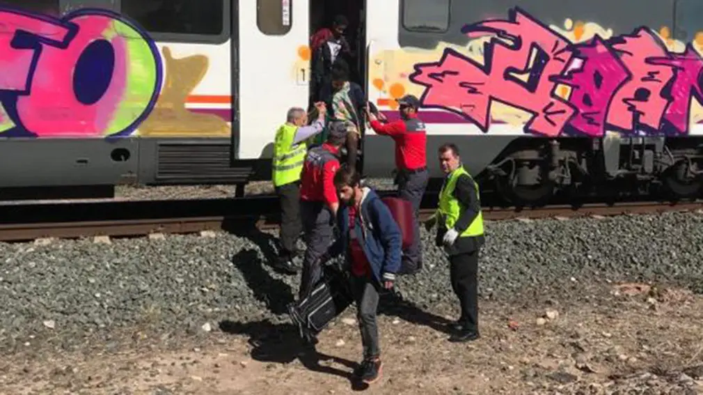 Tren averiado en Lodosa que cubría el recorrido entre Miranda de Ebro y Zaragoza POLICÍA FORAL (9)