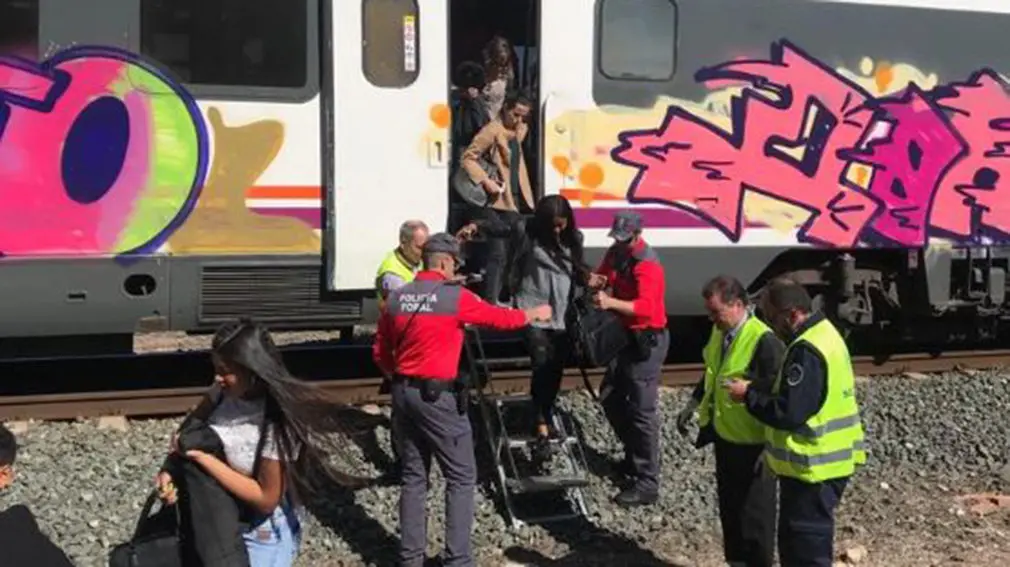 Tren averiado en Lodosa que cubría el recorrido entre Miranda de Ebro y Zaragoza POLICÍA FORAL (17)