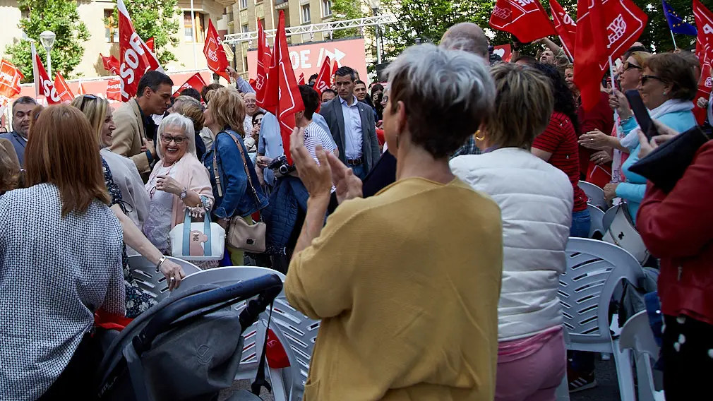 El presidente del Gobierno y secretario general del PSOE, Pedro Sánchez, en un acto electoral en Pamplona (04). IÑIGO ALZUGARAY