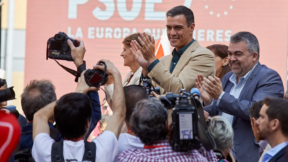 El presidente del Gobierno y secretario general del PSOE, Pedro Sánchez, en un acto electoral en Pamplona (06). IÑIGO ALZUGARAY