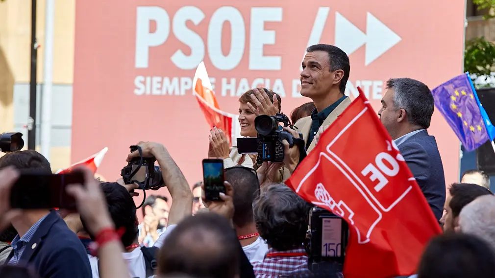 El presidente del Gobierno y secretario general del PSOE, Pedro Sánchez, en un acto electoral en Pamplona (09). IÑIGO ALZUGARAY