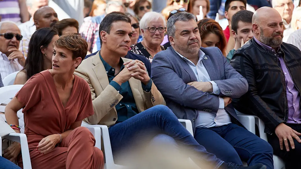 El presidente del Gobierno y secretario general del PSOE, Pedro Sánchez, en un acto electoral en Pamplona (11). IÑIGO ALZUGARAY
