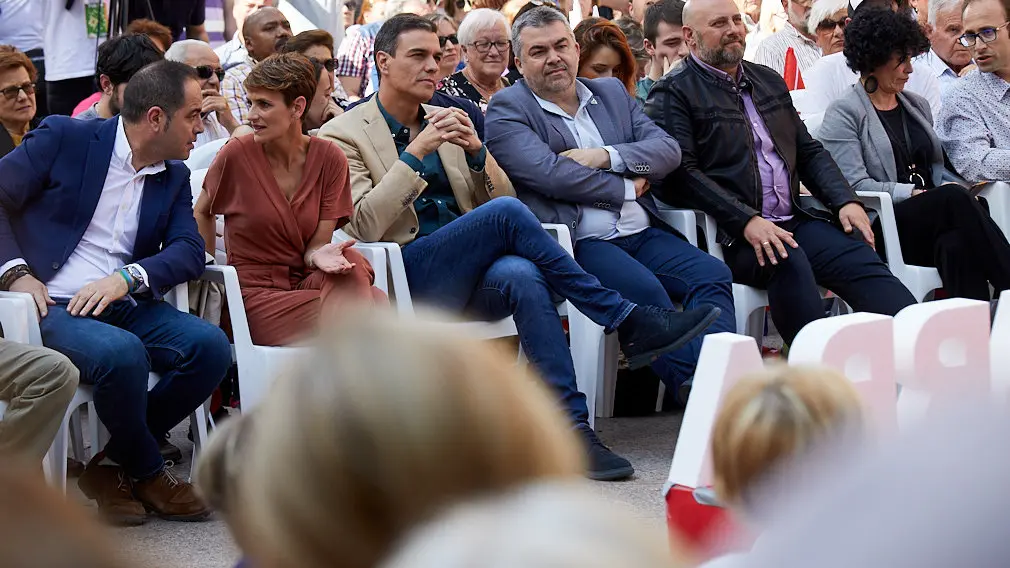 El presidente del Gobierno y secretario general del PSOE, Pedro Sánchez, en un acto electoral en Pamplona (12). IÑIGO ALZUGARAY