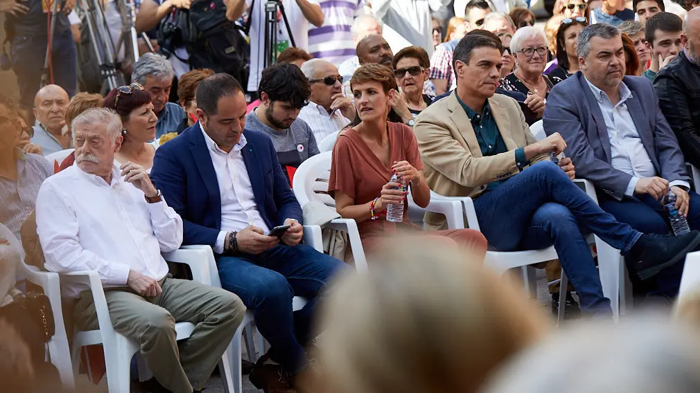 El presidente del Gobierno y secretario general del PSOE, Pedro Sánchez, en un acto electoral en Pamplona (13). IÑIGO ALZUGARAY