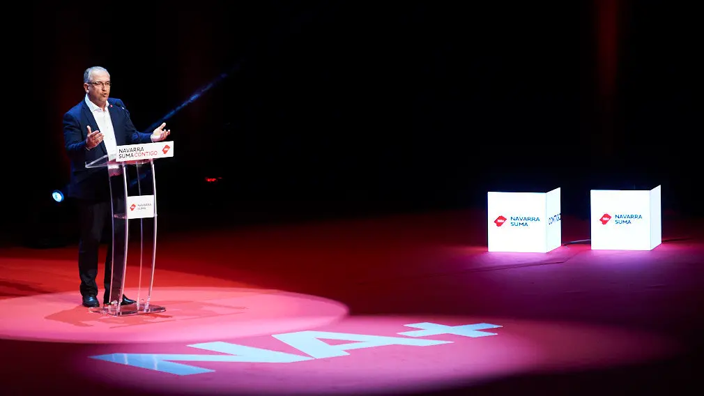 Javier Esparza y Enrique Maya intervienen en el acto central de campaña de Navarra Suma. PABLO LASAOSA 2