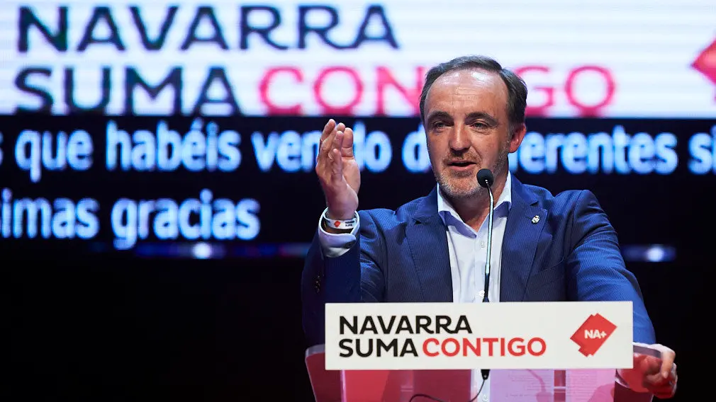Javier Esparza y Enrique Maya intervienen en el acto central de campaña de Navarra Suma. PABLO LASAOSA 9