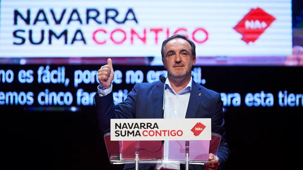 Javier Esparza y Enrique Maya intervienen en el acto central de campaña de Navarra Suma. PABLO LASAOSA 10