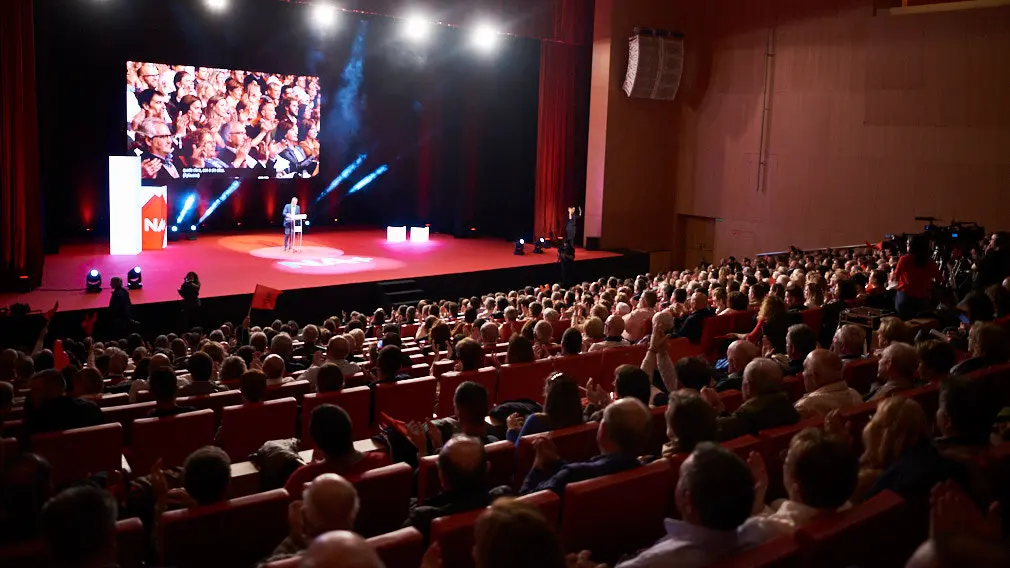 Javier Esparza y Enrique Maya intervienen en el acto central de campaña de Navarra Suma. PABLO LASAOSA 19