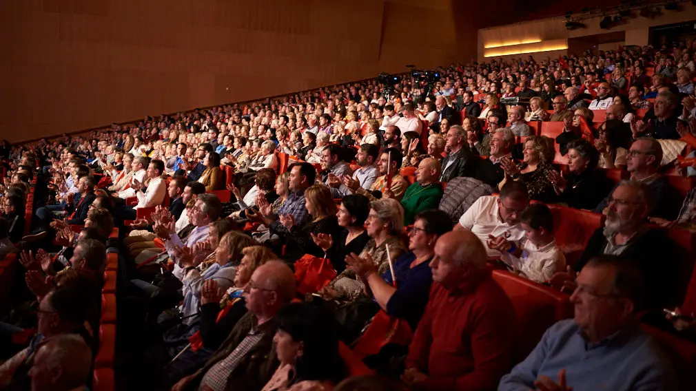 Javier Esparza y Enrique Maya intervienen en el acto central de campaña de Navarra Suma. PABLO LASAOSA 21