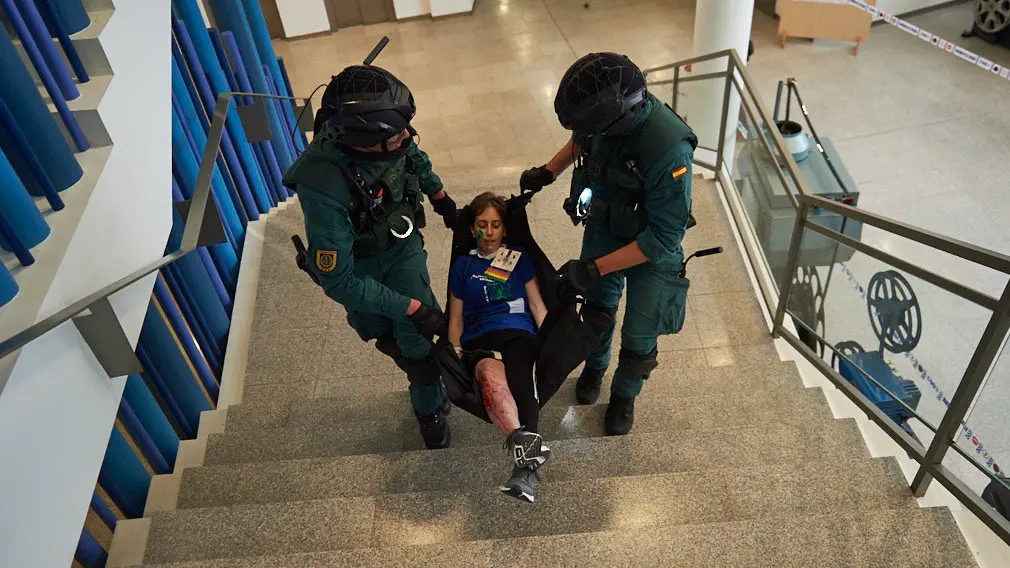 Simulacro de atenci..n sanitaria de urgencia tras un asalto terrorista en la Biblioteca de Navarra, con miembros de Policia Municipal, Policia Foral y Guardia Civil. MIGUEL OS..S