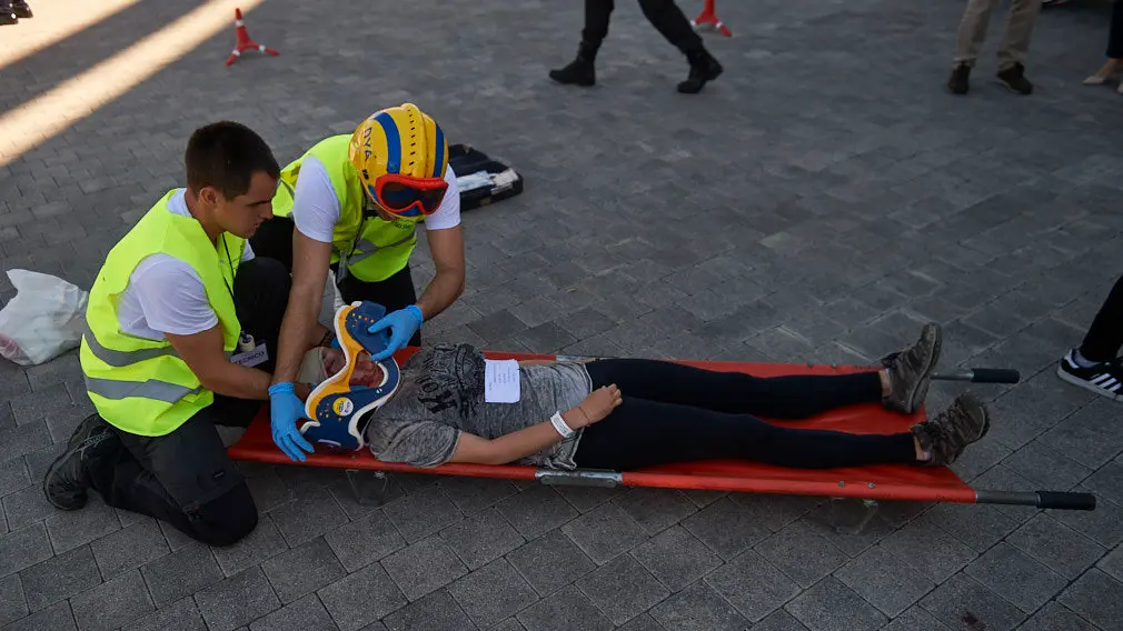 Simulacro de atenci..n sanitaria de urgencia tras un asalto terrorista en la Biblioteca de Navarra, con miembros de Policia Municipal, Policia Foral y Guardia Civil. MIGUEL OS..S