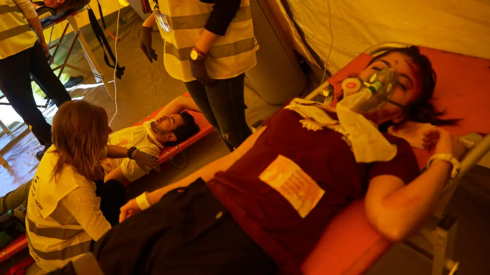 Simulacro de atenci..n sanitaria de urgencia tras un asalto terrorista en la Biblioteca de Navarra, con miembros de Policia Municipal, Policia Foral y Guardia Civil. MIGUEL OS..S