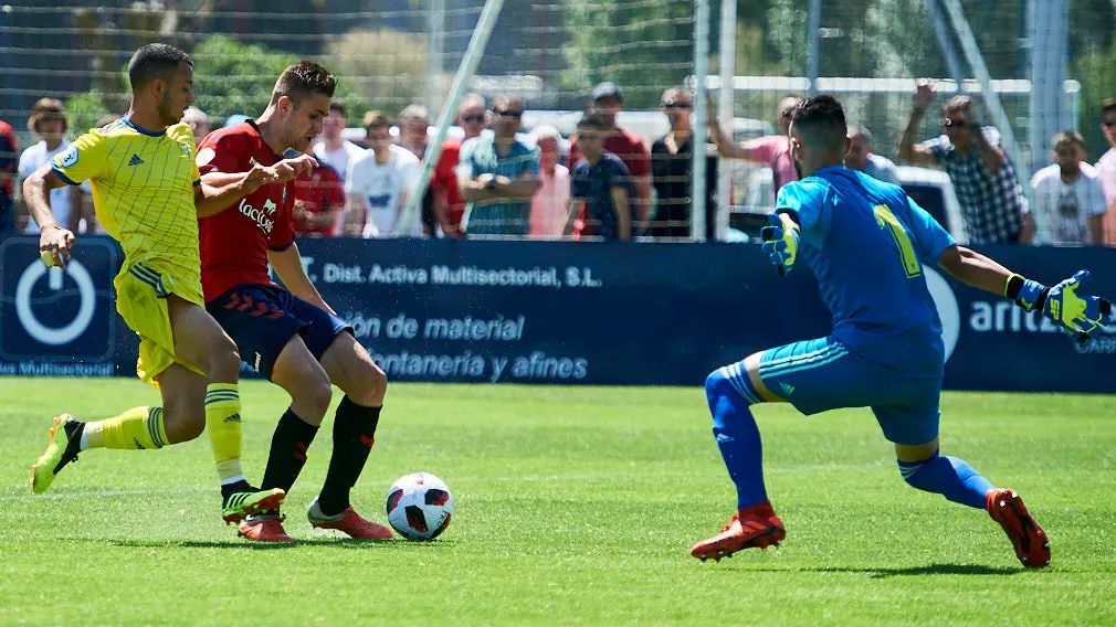 Partido por el ascenso a Segunda B entre Osasuna B - C..diz B. MIGUEL OS..S