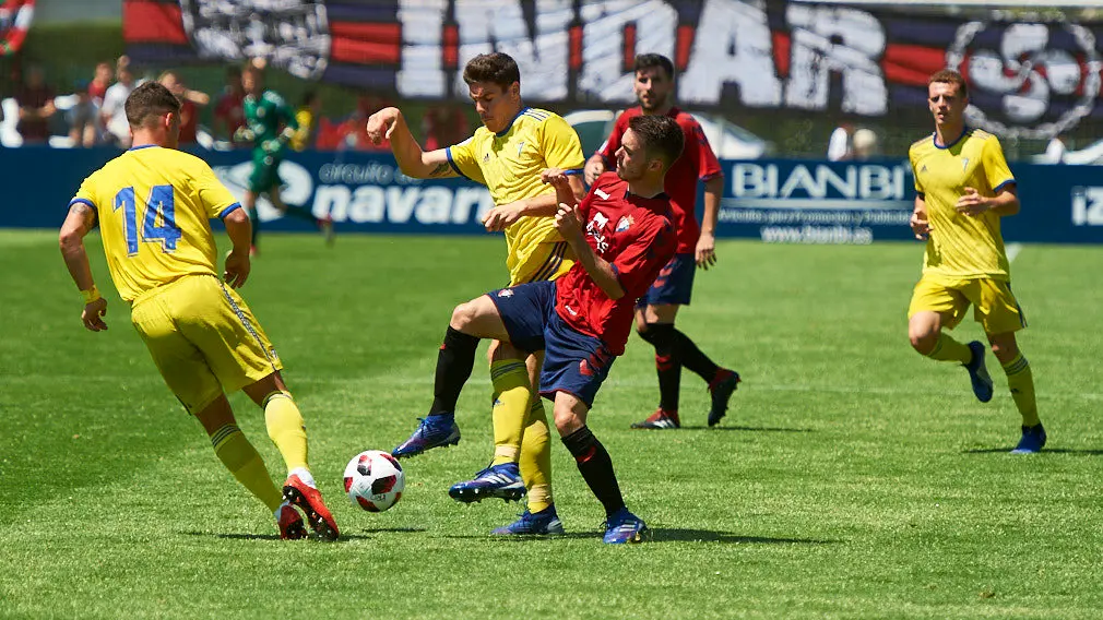Partido por el ascenso a Segunda B entre Osasuna B - C..diz B. MIGUEL OS..S