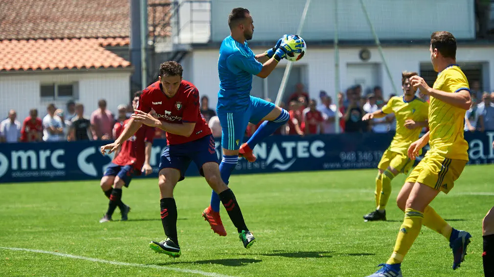 Partido por el ascenso a Segunda B entre Osasuna B - C..diz B. MIGUEL OS..S