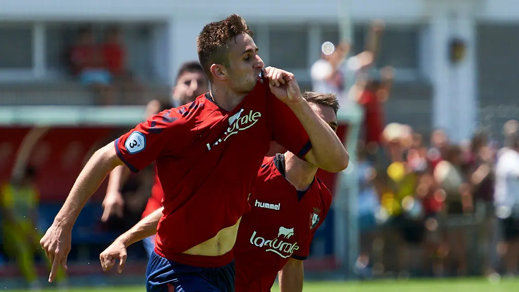 Partido por el ascenso a Segunda B entre Osasuna B - C..diz B. MIGUEL OS..S