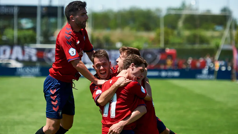 Partido por el ascenso a Segunda B entre Osasuna B - C..diz B. MIGUEL OS..S