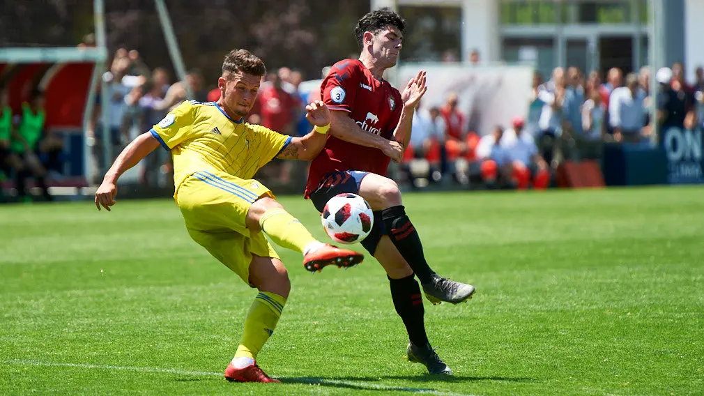Partido por el ascenso a Segunda B entre Osasuna B - C..diz B. MIGUEL OS..S