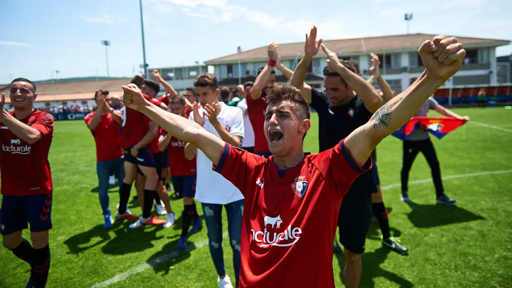 Partido por el ascenso a Segunda B entre Osasuna B - C..diz B. MIGUEL OS..S
