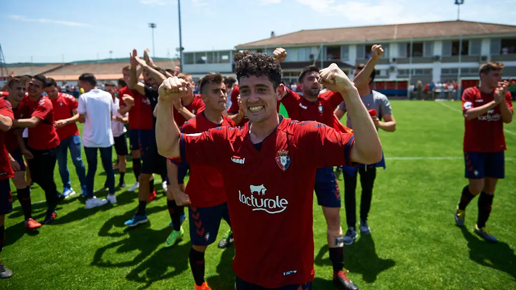 Partido por el ascenso a Segunda B entre Osasuna B - C..diz B. MIGUEL OS..S