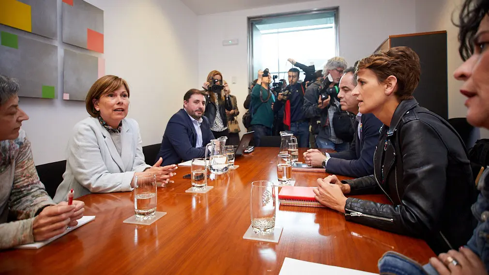 Reunión entre María Chivite (PSN) y Uxue Barkos (Geroa Bai) en el marco de la ronda de contactos que inicia la candidata socialista a la Presidencia del Gobierno de Navarra. IÑIGO ALZUGARAY