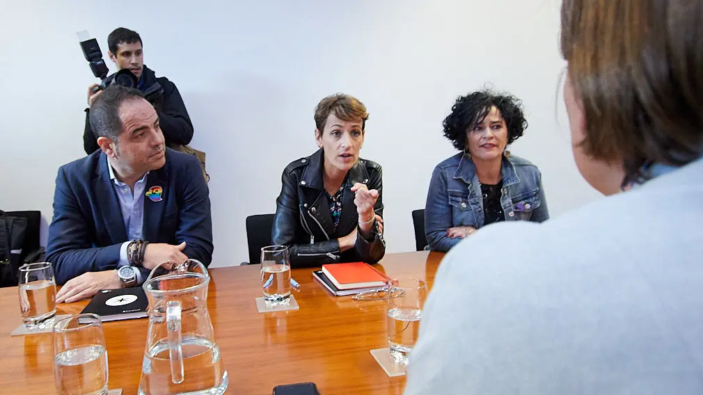 Reunión entre María Chivite (PSN) y Uxue Barkos (Geroa Bai) en el marco de la ronda de contactos que inicia la candidata socialista a la Presidencia del Gobierno de Navarra. IÑIGO ALZUGARAY
