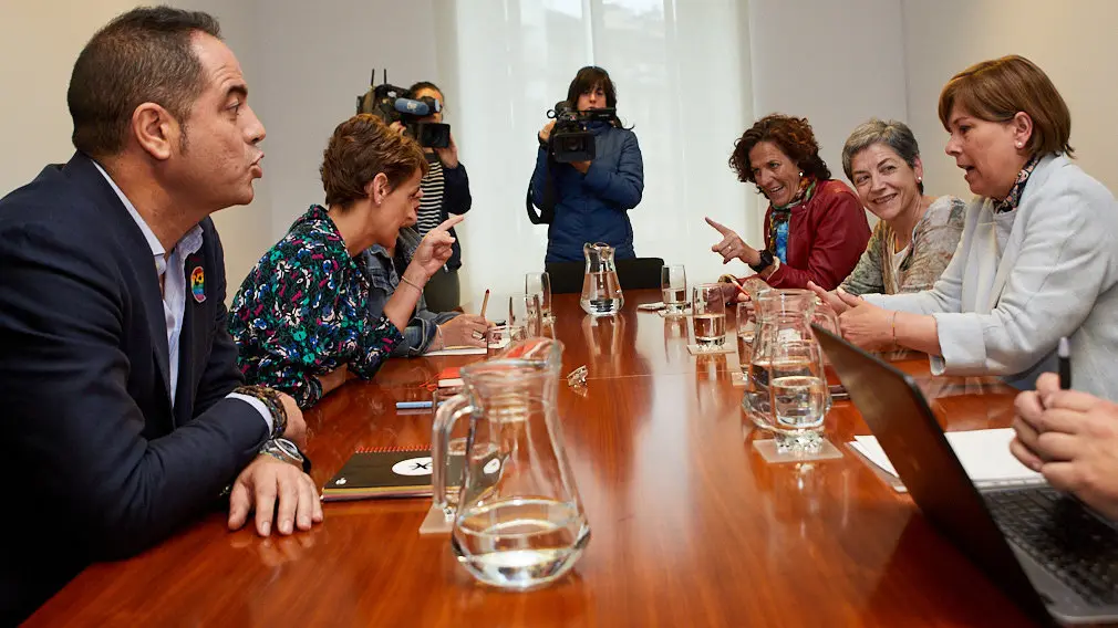 Reunión entre María Chivite (PSN) y Uxue Barkos (Geroa Bai) en el marco de la ronda de contactos que inicia la candidata socialista a la Presidencia del Gobierno de Navarra. IÑIGO ALZUGARAY
