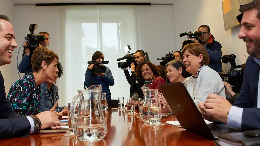 Reunión entre María Chivite (PSN) y Uxue Barkos (Geroa Bai) en el marco de la ronda de contactos que inicia la candidata socialista a la Presidencia del Gobierno de Navarra. IÑIGO ALZUGARAY