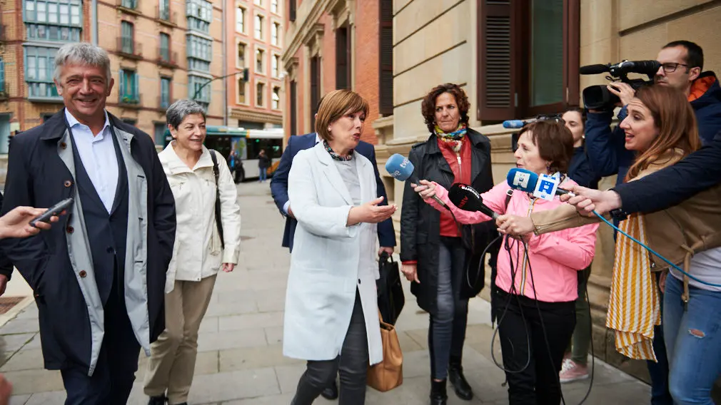 Primera reunión entre los equipos de Geroa Bai y PSN, con sus líderes Uxue Barkos y María Chivite a la cabeza, para tratar de conformar acuerdos programáticos de cara a un nuevo Gobierno de Navarra. PABLO LASAOSA