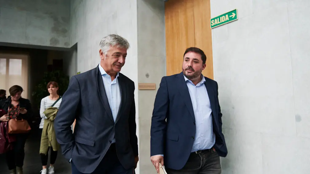 Primera reunión entre los equipos de Geroa Bai y PSN, con sus líderes Uxue Barkos y María Chivite a la cabeza, para tratar de conformar acuerdos programáticos de cara a un nuevo Gobierno de Navarra. PABLO LASAOSA