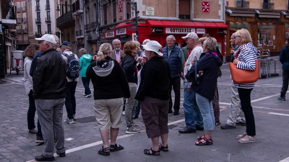 Turistas Pamplona . NOEMÍ VERA _3