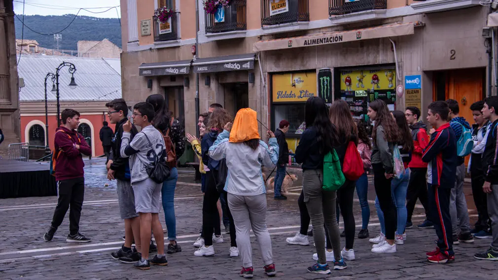 Turistas Pamplona . NOEMÍ VERA _4