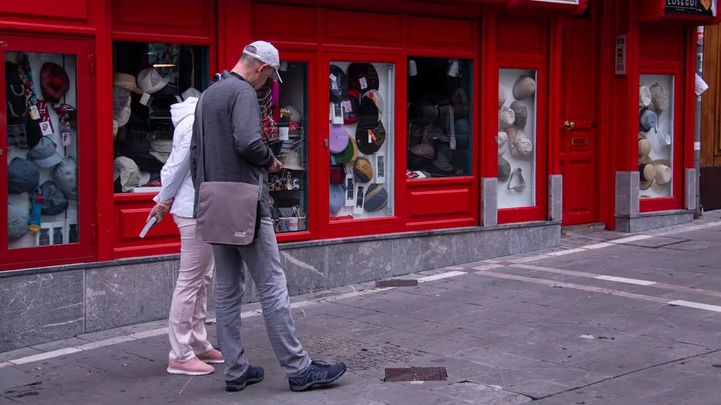 Turistas Pamplona . NOEMÍ VERA _11