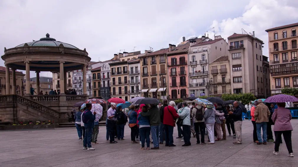 Turistas Pamplona . NOEMÍ VERA _12