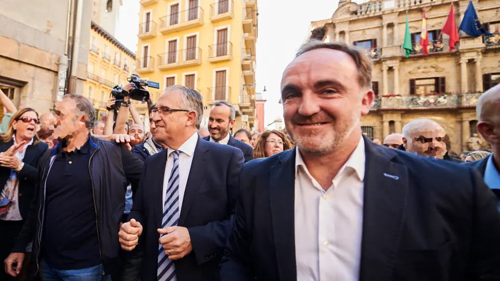Enrique Maya toma posesión como nuevo alcalde de Pamplona tras la salida de Joseba Asirón, de EH Bildu. PABLO LASAOSA 41