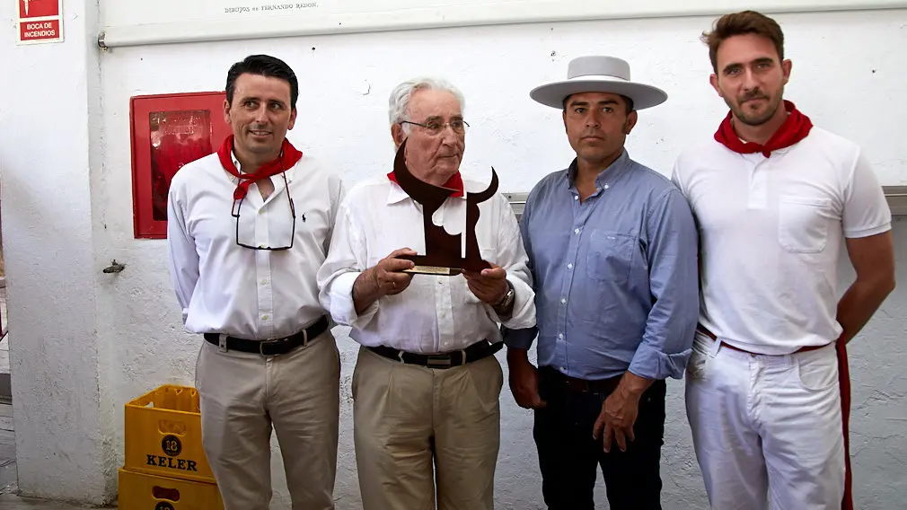 Entrega del Premio Carriquiri 2018 a la ganadería Puerto de San Lorenzo. IÑIGO ALZUGARAY