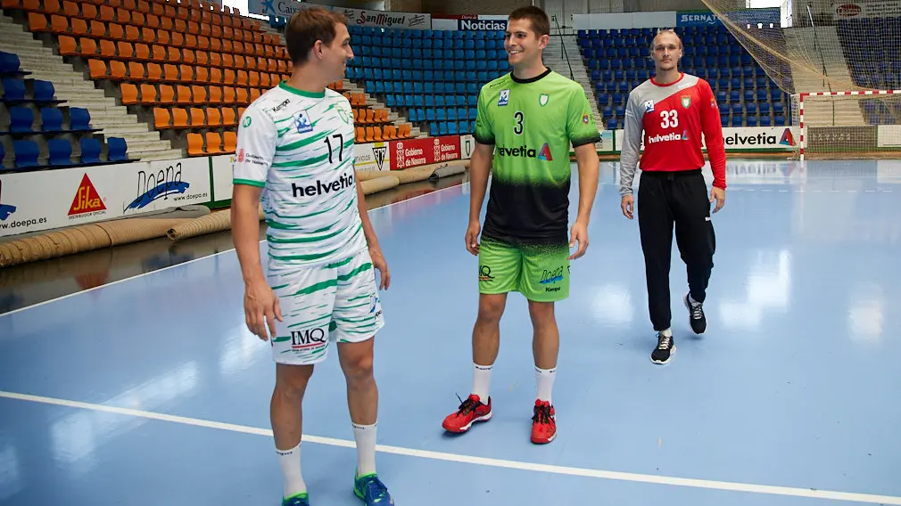 Presentación de las nuevas equipaciones de Helvetia Anaitasuna para la temporada 2019/20. IÑIGO ALZUGARAY